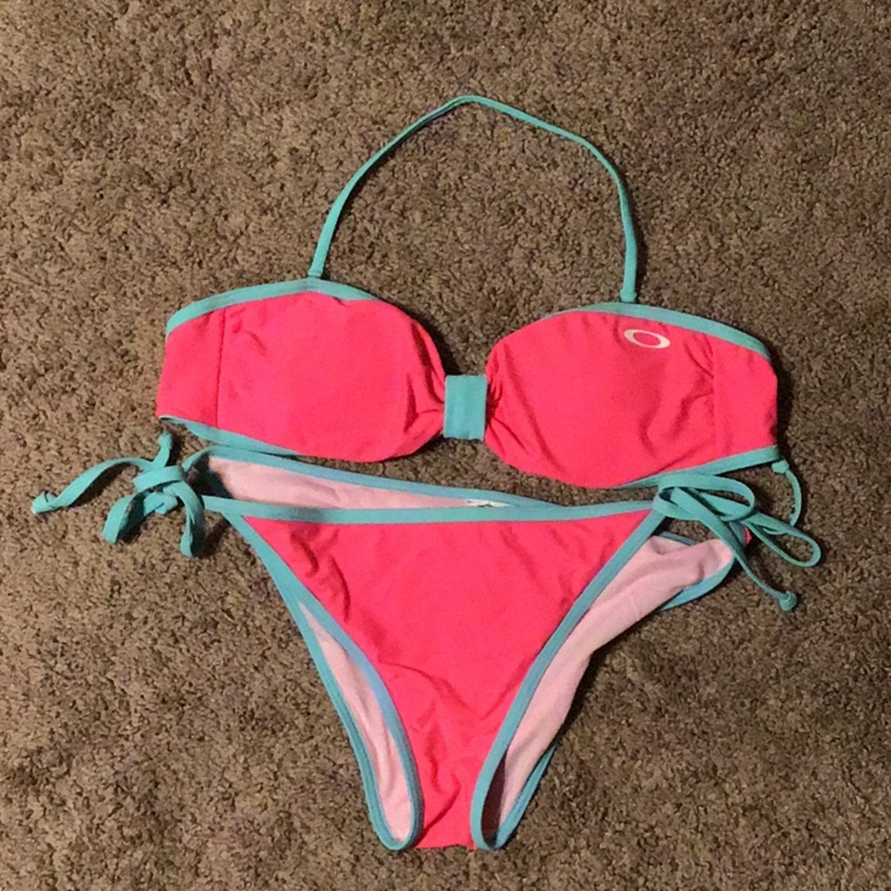 Oakley Bikini